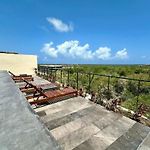 Studio Close To The Beach Quiet Modern Laundry Roof Top Pool