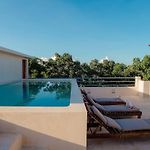 Elegant 3Br Penthouse Haven With Private Rooftop Pool & Jungle Views