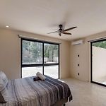 Talulah Living 3Br Apt - Private & Shared Pool