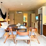 Jungle Suite Private Pool King Bed Wifi 305