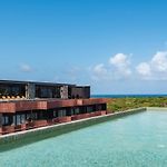 Amira - Stylish Penthouse With Rooftop Pool & Sea Horizon