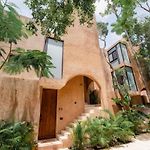 Stylish 2Br Jungle Retreat With Plunge Pool & Rooftop