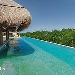 Luxury 1Br - Rooftop Paradise With Pool & Jacuzzi