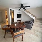 Spacious And Comfortable Ph With Private Pool In Zama