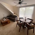 Spacious And Comfortable Ph With Private Pool In Zama