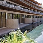 Modern 2Br Apartment With Pool & Gym
