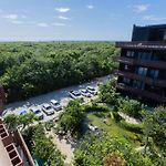 1Br - Sea View Rooftop Pools Steps To Beach & Jaguar Park