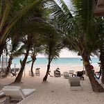 Chavez Eco Beach Camping&Cabañas