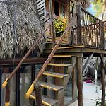 Chavez Eco Beach Camping&Cabañas