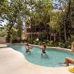 Stylish Ground-Floor 3Br Haven With Luxe Plunge Pool