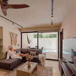 Talulah Living 3Br Apt - Private & Shared Pool