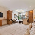 Boho Suite With Swim-Up Pool - La Veleta