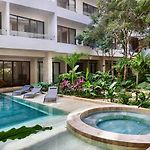 Heushaven Narai 2Br Rooftop Pool & Jacuzzi