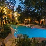 Modern Ground-Level 3Br Retreat With Private Pool