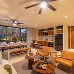 Artila Haven Rooftop Jacuzzi W Open Views