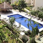 Comfortable 2Br Condo Pool & Gym