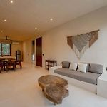 Luxury 2Br Retreat With Private Rooftop - Holistika