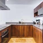 Luxury 2Br Retreat With Private Pool & Spa