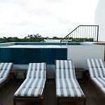 Sky Pool Suite - 4 Guests - Near The Beach