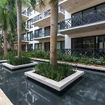 Palais By Waves