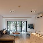 Stylish 3Br Retreat In Serene Luxury Setting
