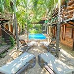 Las Cabanas Capsulas