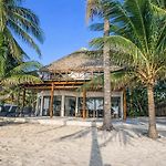 Beachfront Home With Private Heated Pool Jacuzzi Sauna Ocean Views & Ac - 7Th Heaven