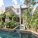 Nomad Humans Residences