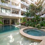 Modern Loft, Private Pool And Gym Intulum