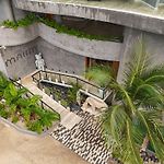 Oceanfront 4Br Duplex In Maiim Tankah With Pool , Spa & Gym