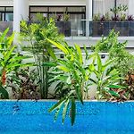 Stylish Sexy 1 Bd W/ Private Pool & Rooftop Pool