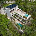 Villa Lumila Rooftop Sunset & Jungle Views