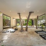 Seremonia Villa With Rooftop Pool & Beach Club Access
