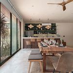 Boho Chic 5 Bedroom Villa Private Pool & Roof Bar