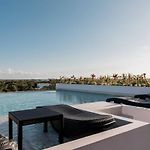 Apt With Private Plunge Pool And Rooftop