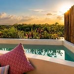 Penthouse With Private Rooftop Pool & Terrace