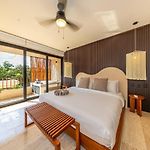 Modern 1Br W Private Jacuzzi Pool Balcony