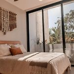 Apt With Private Plunge Pool And Rooftop