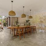 Hk Apartments By Waves