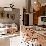 Apt With Private Plunge Pool And Rooftop