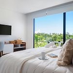 Spectacular Studio In Resort Complex, Pool, Gym