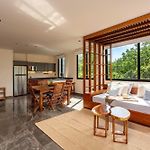 Modern 1Br Jungle View Retreat In Humana With Rooftop Pool