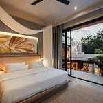 Casa W - Resort Style 8 Bedroom Villa With 2 Pools