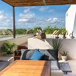 Aruna Suites