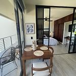 Sky Pool Suite - 4 Guests - Near The Beach