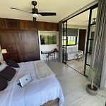 Sky Pool Suite - 4 Guests - Near The Beach