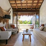 Eco-Chic Design Condos Wrapped In Nature\'S Elements By Stella Rentals