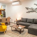 Serene modern condo, 2 BD&snorkel&200 MB WIFI