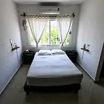 Banana Hotel