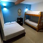 Hotel Banana 2*